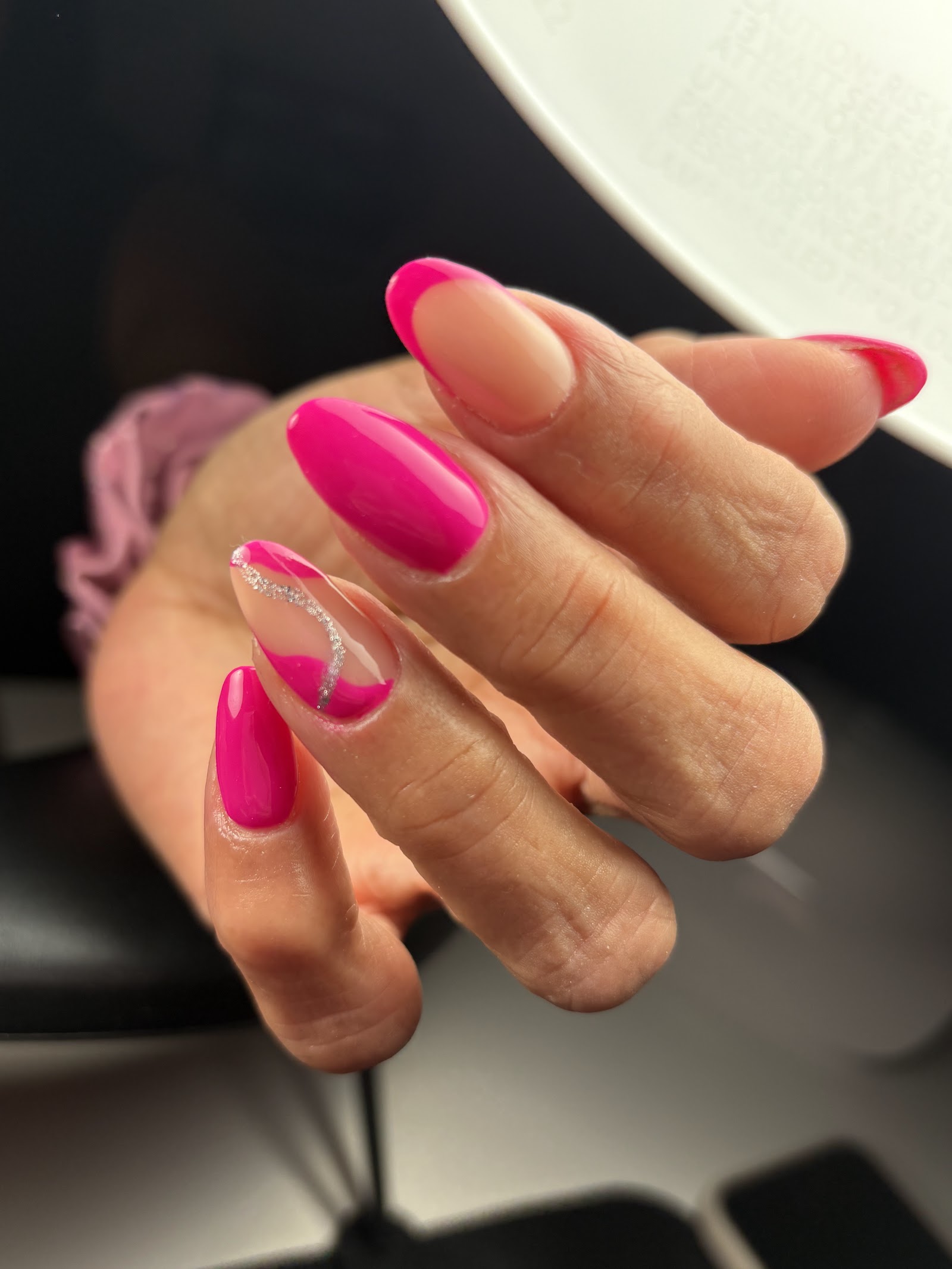 Nails by Jari logo